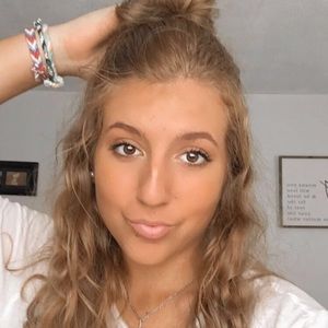 Meet your Posher, Skie